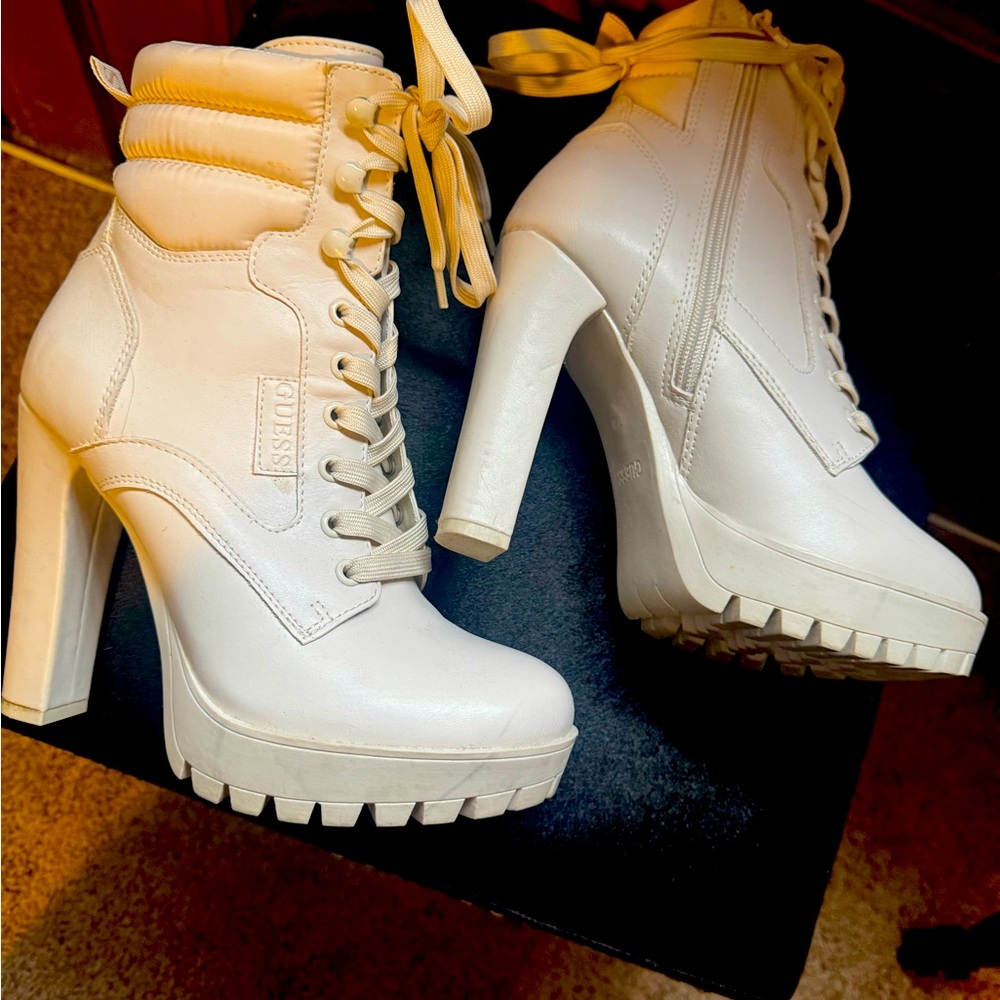 Guess Women’s 7.5 heel boots